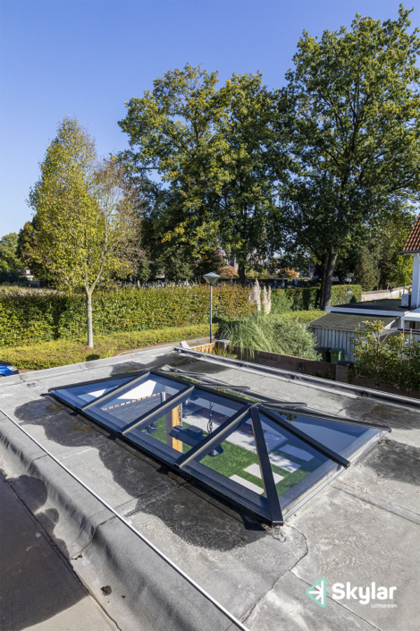 Schilddak Lichtstraat Skylar Met Ventilatiesleuf