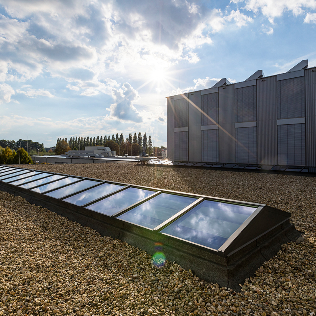 Lichtstraat skylar zadeldak groot platdak